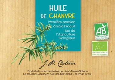 L'Huile de Chanvre est riche en oméga 3 et 6 avec une composition similaire aux lipides de la peau, elle est hydratante, réparatrice et revitalisante.